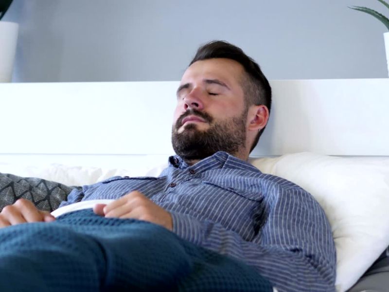 Visoka temperatura, bol u leđima i povraćanje mogu ukazivati na širenje infekcije na bubrege.