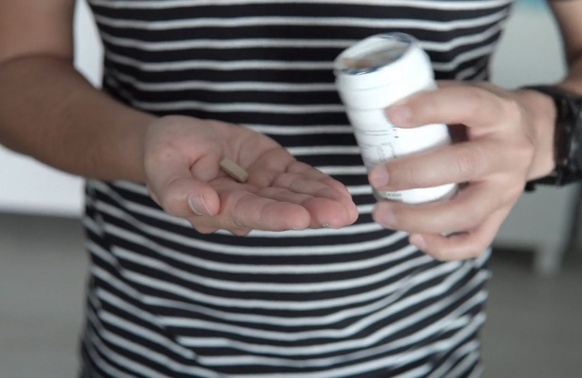 Ibuprofen smanjuje upalu i bol, dok paracetamol ublažava bol bez dejstva na upalu.