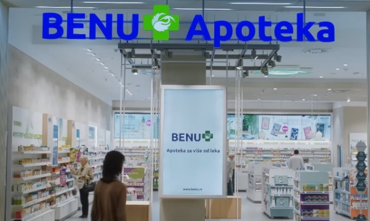 Ulaz u Benu apoteku na Novom Beogradu