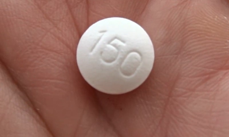 Mydocalm tableta u ljudskoj ruci