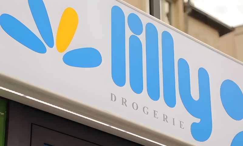 Lilly drogerie logo iznad ulaza u radnju