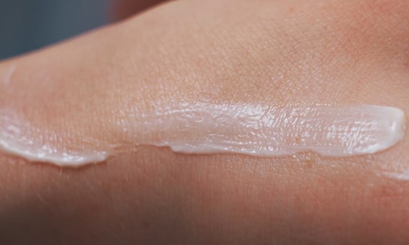 Krema protiv ujeda insekata na ljudskoj koži