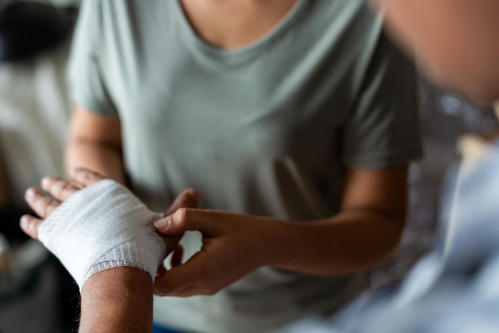 Previjanje rane na šaci